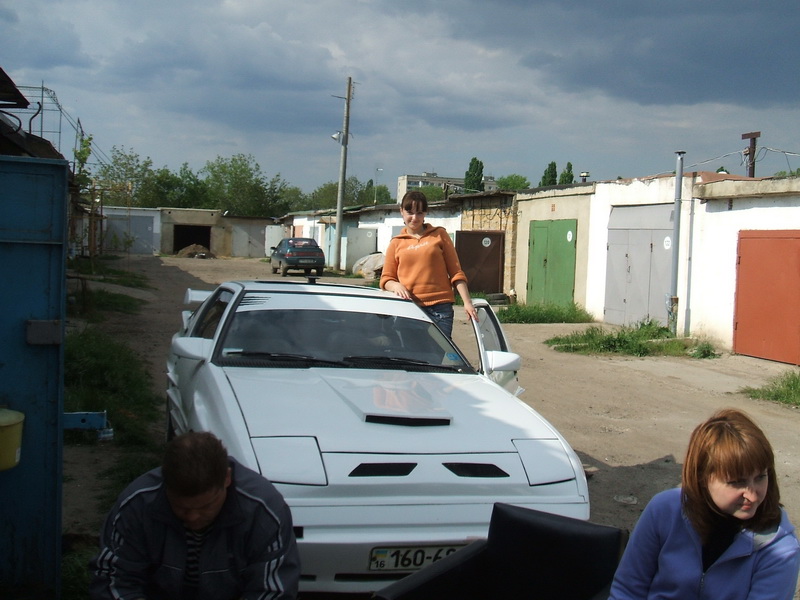    )))