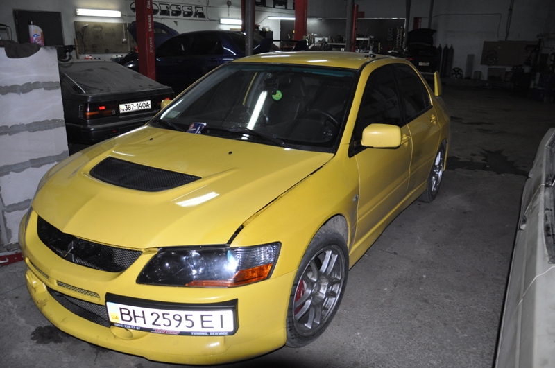 Mitsubishi Lancer Evolution 9 